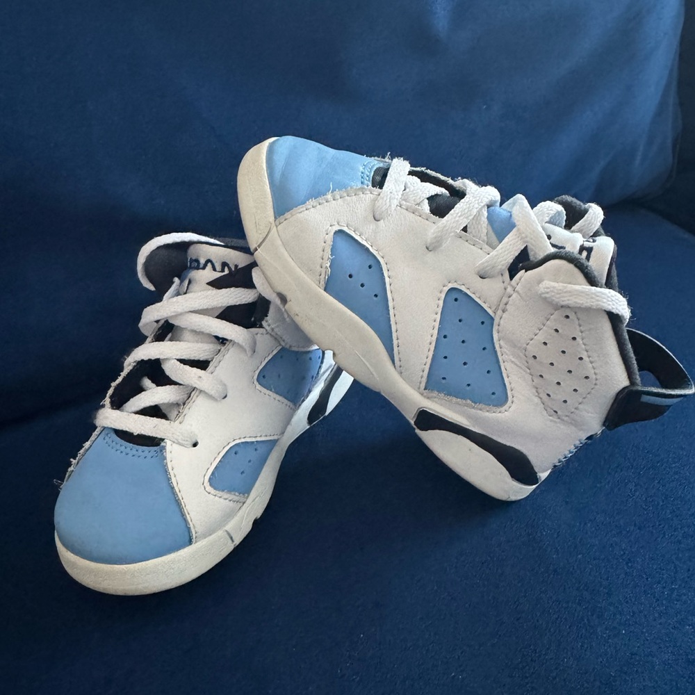 Jordan Kids Sneakers in Blue and White